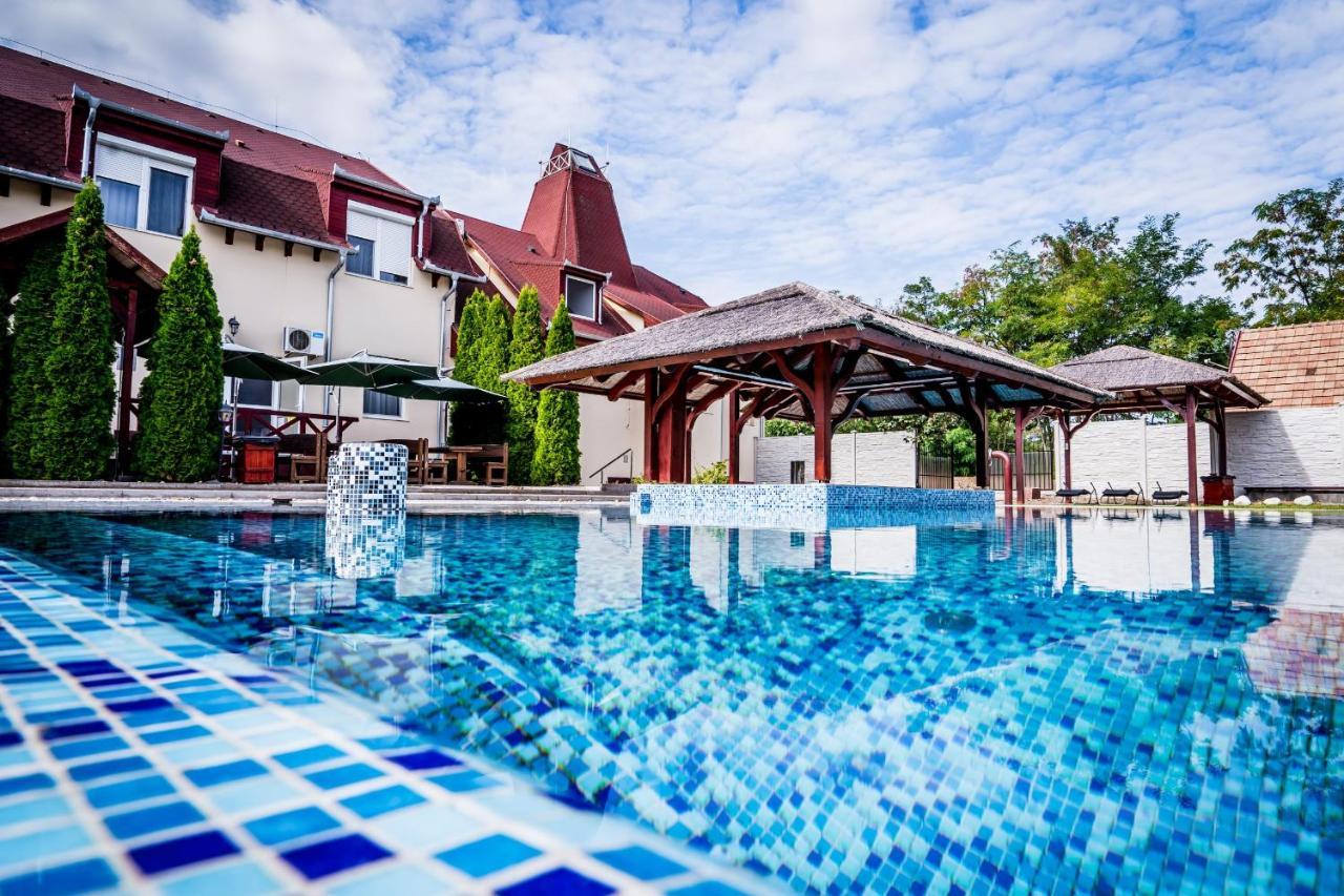Liza Aqua & Conference Hotel Lajosmizse Zewnętrze zdjęcie