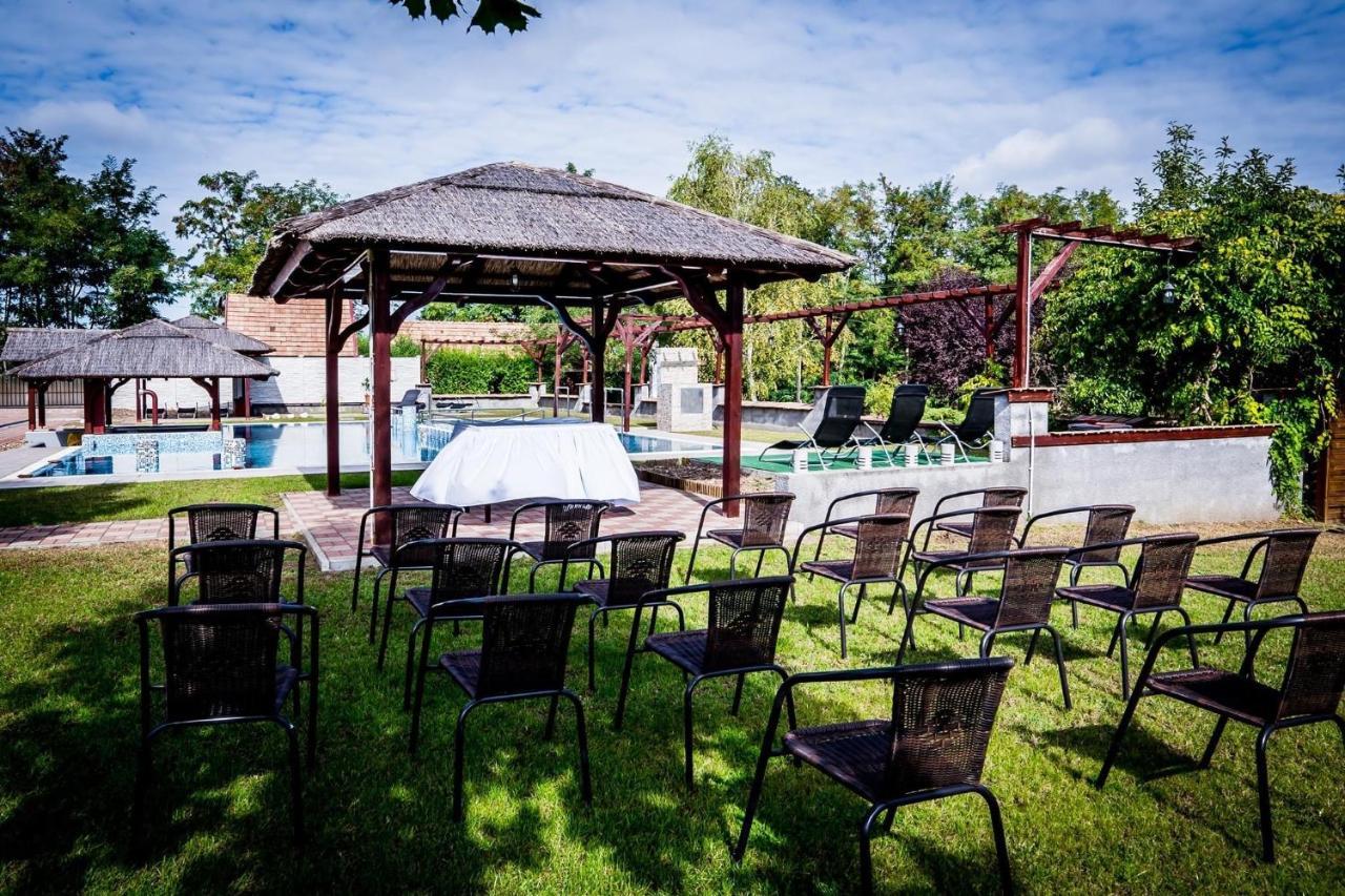 Liza Aqua & Conference Hotel Lajosmizse Zewnętrze zdjęcie